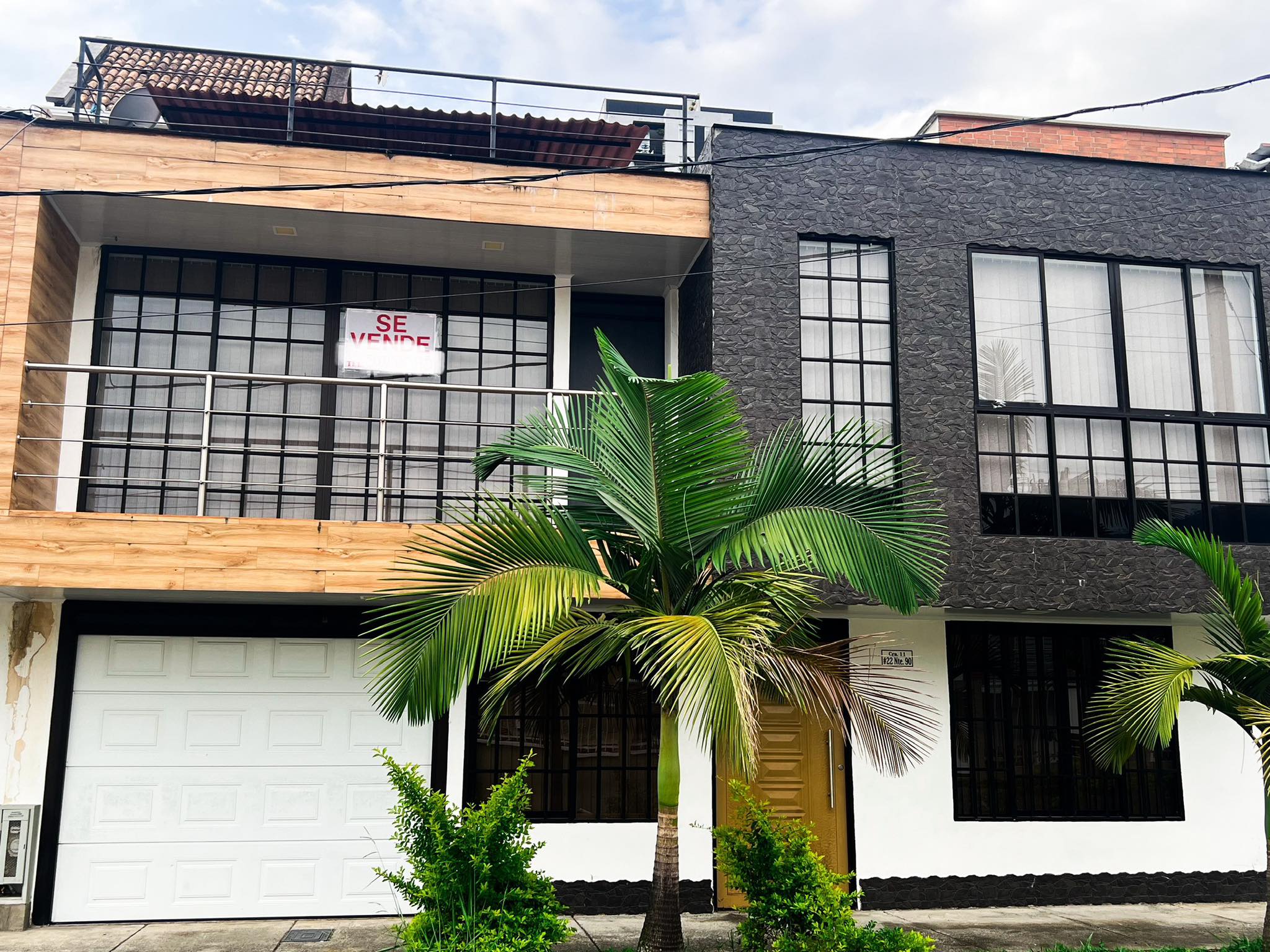 SE VENDE O SE RENTA ESPECTACULAR CASA  DE 3 PISOS EN  NORTE ARMENIA.